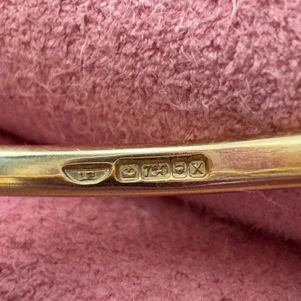 Lisa Eldridge Jewelry The Anderson Peridot 18k Gold Ring - Picture 4 of 5